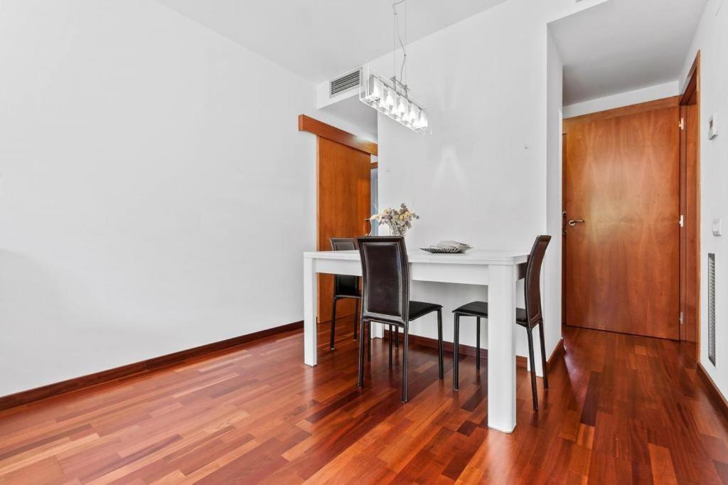 Barcelona-Forum Apartments Сант Адриа де Бесос Екстериор снимка